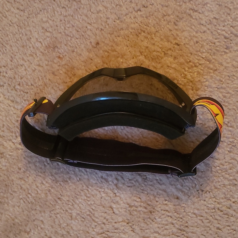Goggles - Picture 3 of 5